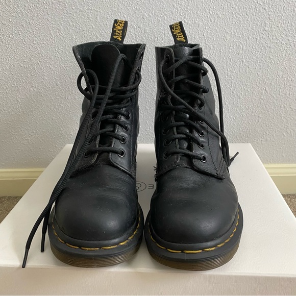 DR. MARTENS 1460 Pascal Virginia Leather Womens Boots size 6. In Good condition - Picture 3 of 15